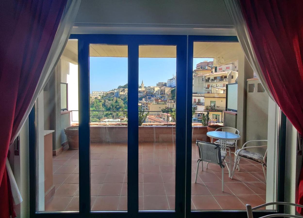 Dolce Casa Taormina Apartment Luaran gambar